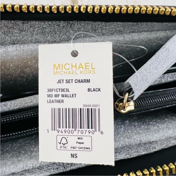 Michael Kors Jet Set Medium Zip Around Wallet Black - Picture 5 of 7